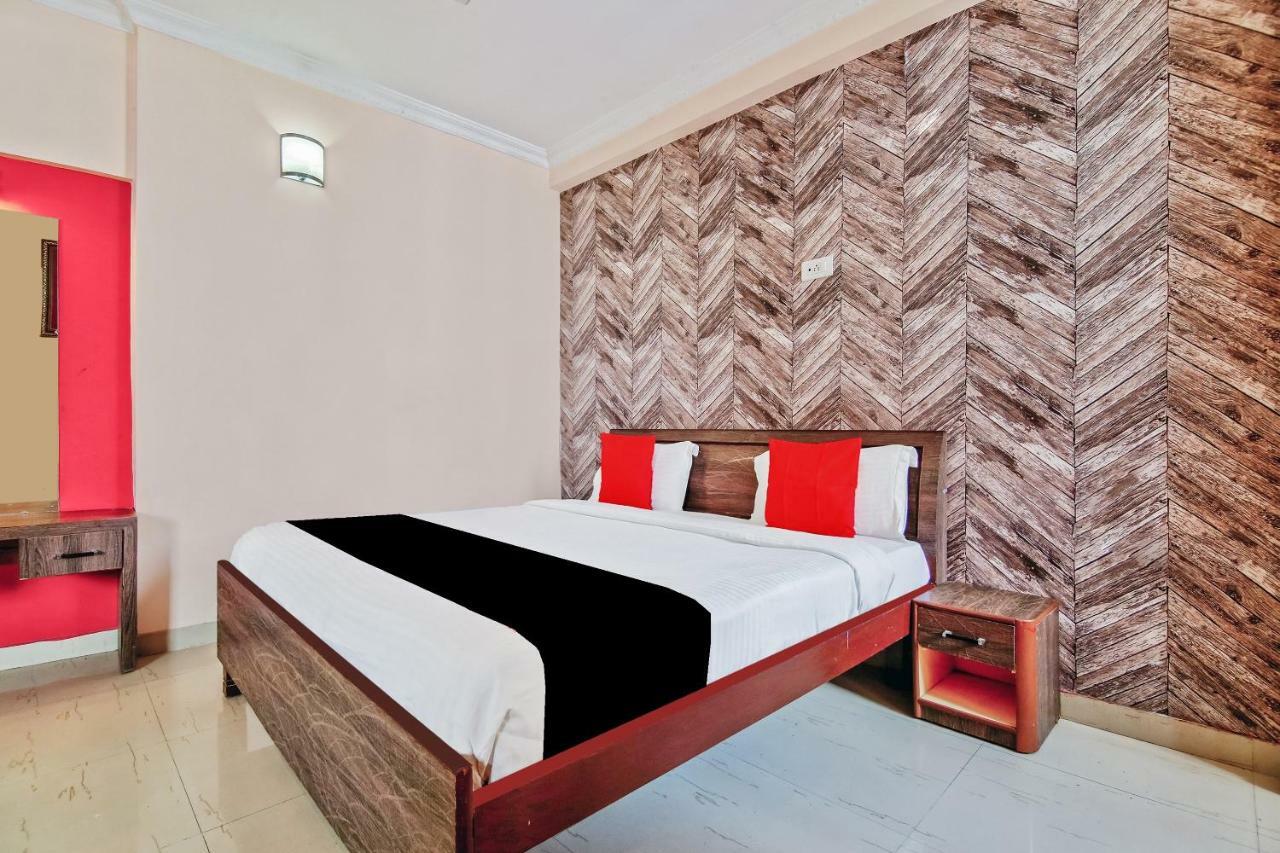 Capital O 41962 Hotel Mandakini Continental Lakhnau Kültér fotó